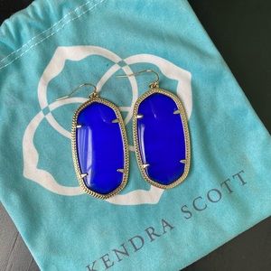 Kendra Scott Danielle earring in Navy Cats Eye